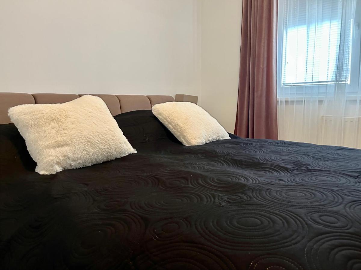 Diamond Apartments - 3 Bedroom, Luxurious Apartment In The Heart Of The City Будапеща Екстериор снимка