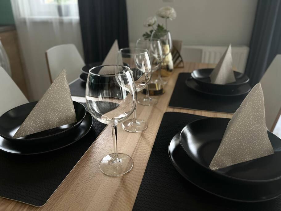 Diamond Apartments - 3 Bedroom, Luxurious Apartment In The Heart Of The City Будапеща Екстериор снимка