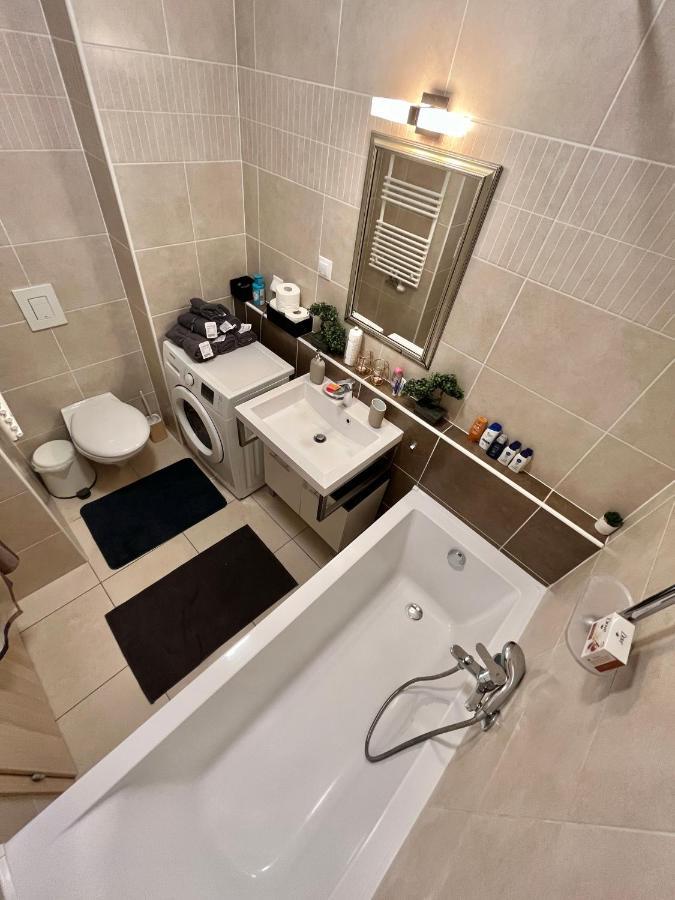 Diamond Apartments - 3 Bedroom, Luxurious Apartment In The Heart Of The City Будапеща Екстериор снимка